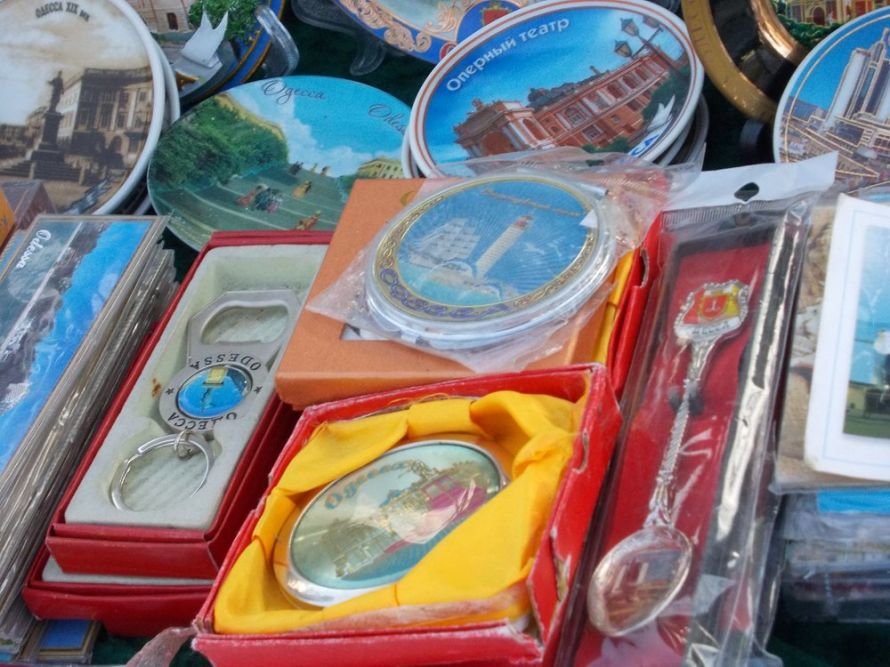 Сувениры из Одессы: иностранцы увозят сувениры ручной работы, украинцы довольствуются китайскими дешевками (Фото) (фото) - фото 8