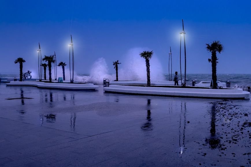 Одесситы делают ошеломляющие снимки шторма на море (ФОТО, ВИДЕО) (фото) - фото 7