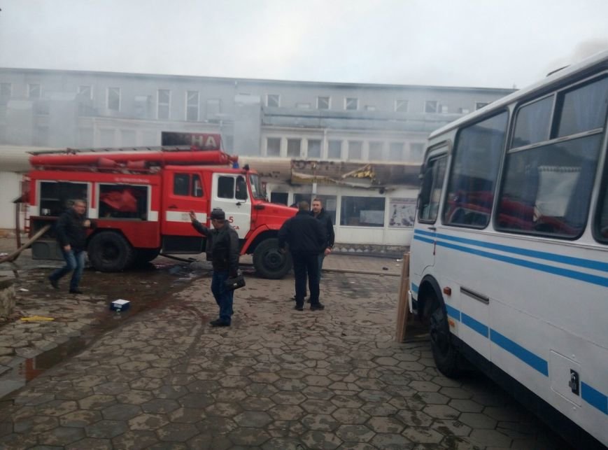 В Одессе на Котовского горит рынок 