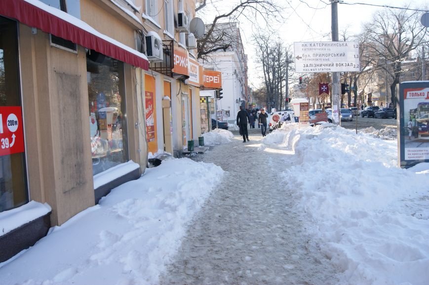 Коммунальный коллапс: В Одессе не убирают ни улицы, ни тротуары (ФОТОРЕПОРТАЖ) (фото) - фото 1
