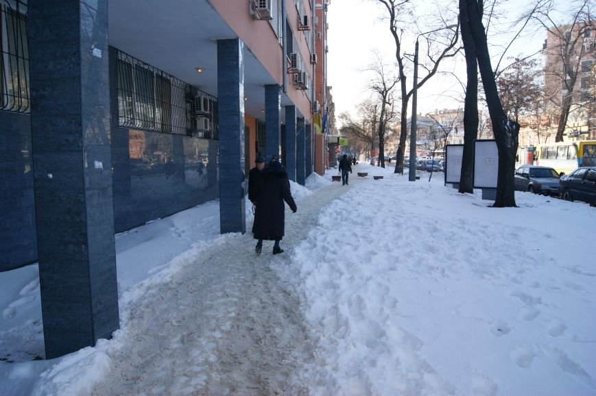 Коммунальный коллапс: В Одессе не убирают ни улицы, ни тротуары (ФОТОРЕПОРТАЖ) (фото) - фото 1