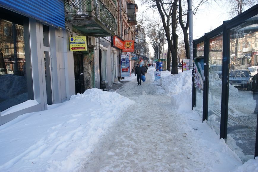Коммунальный коллапс: В Одессе не убирают ни улицы, ни тротуары (ФОТОРЕПОРТАЖ) (фото) - фото 1