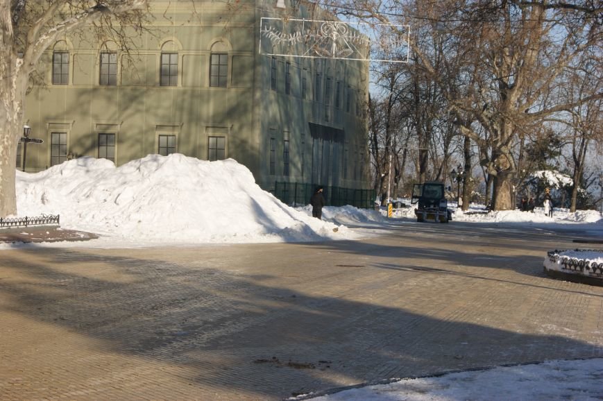 Коммунальный коллапс: В Одессе не убирают ни улицы, ни тротуары (ФОТОРЕПОРТАЖ) (фото) - фото 1