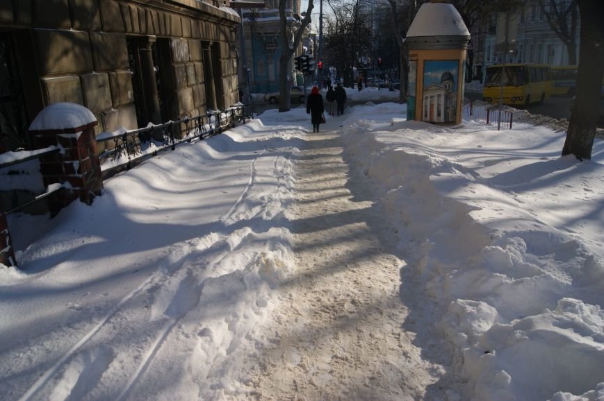 Коммунальный коллапс: В Одессе не убирают ни улицы, ни тротуары (ФОТОРЕПОРТАЖ) (фото) - фото 1