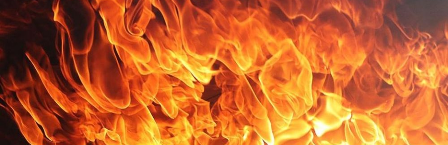 Вночі в Одеській області горіла будівля на площі 100 м2