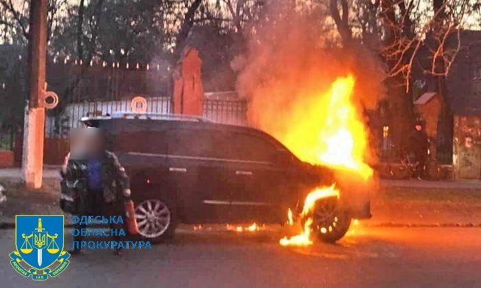 Підпалювали авто на замовлення в Одесі: правоохоронці затримали рятувальника з Дніпропетровщини та його банду, - ФОТО 