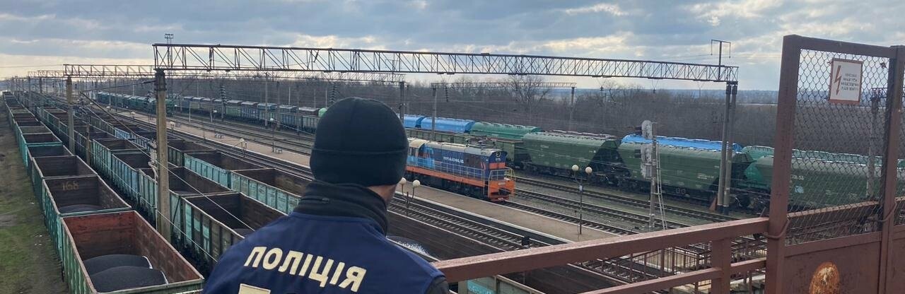 «Бізнесмени» з росії намагались через порт на Одещині вивезти і продати заліну руду, - ФОТО 