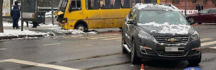 У центрі Одеси зіткнулися маршрутка та авто, є постраждалі,- ФОТО