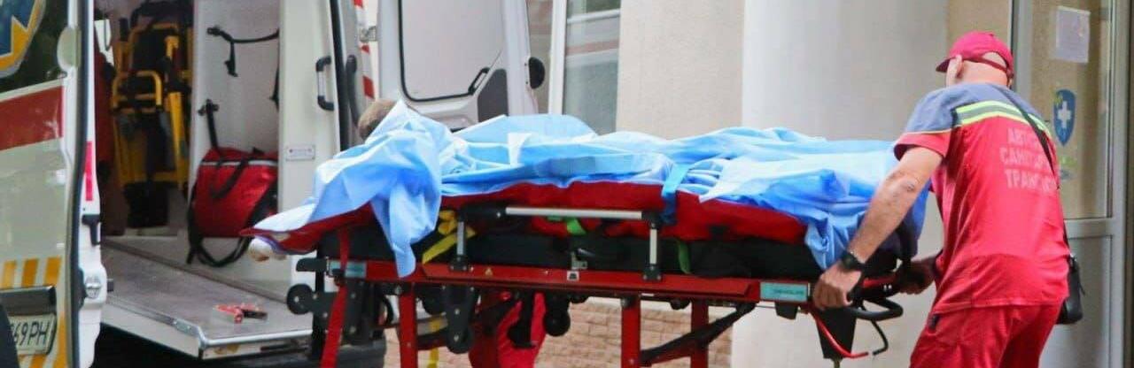 З Одеси до Австрії відправили двох постраждалих внаслідок ракетної атаки чоловіків, - ФОТО 