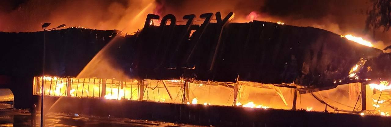 Пожежі, вибиті вікна, поранені: наслідки нічної ворожої атаки на Одесу, - ФОТО, ВІДЕО 