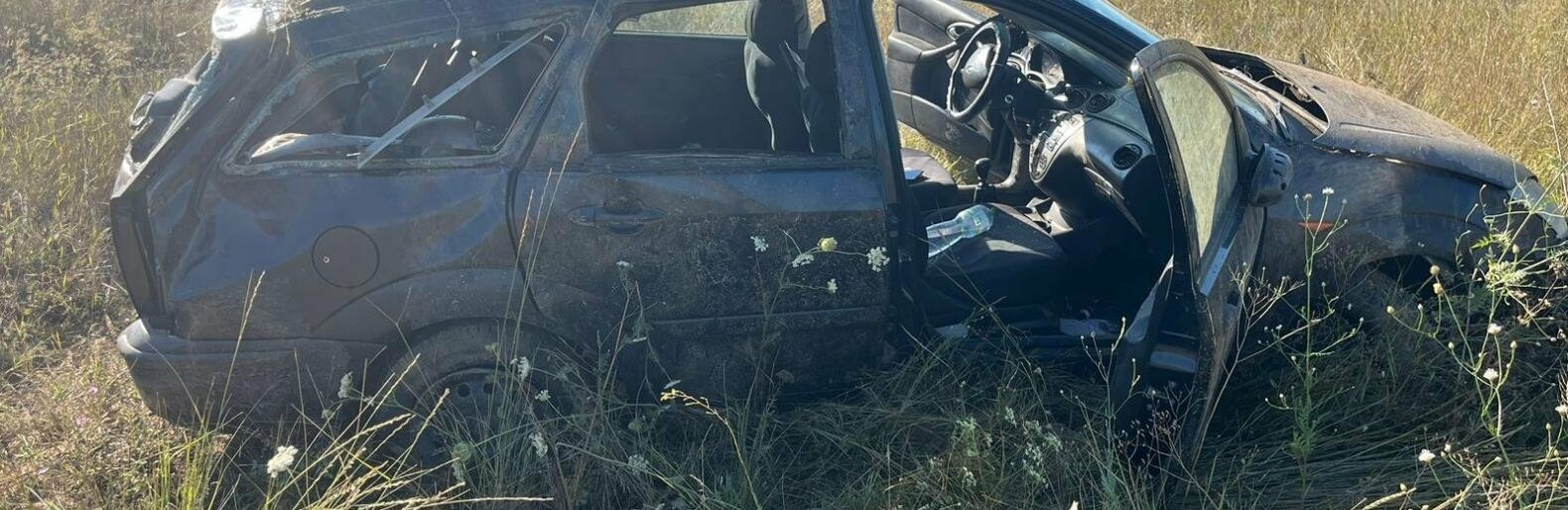 Один влетів у дерево, а другий з'їхав у кювет: на Одещині в двох аваріях травмувалися люди, - ФОТО 