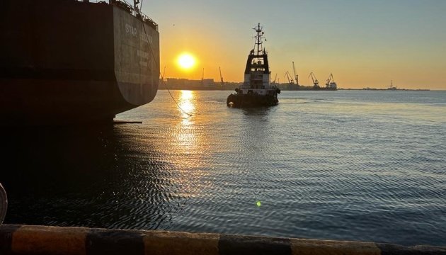 До порту Одеси зайшли два судна під завантаження олією та кукурудзою