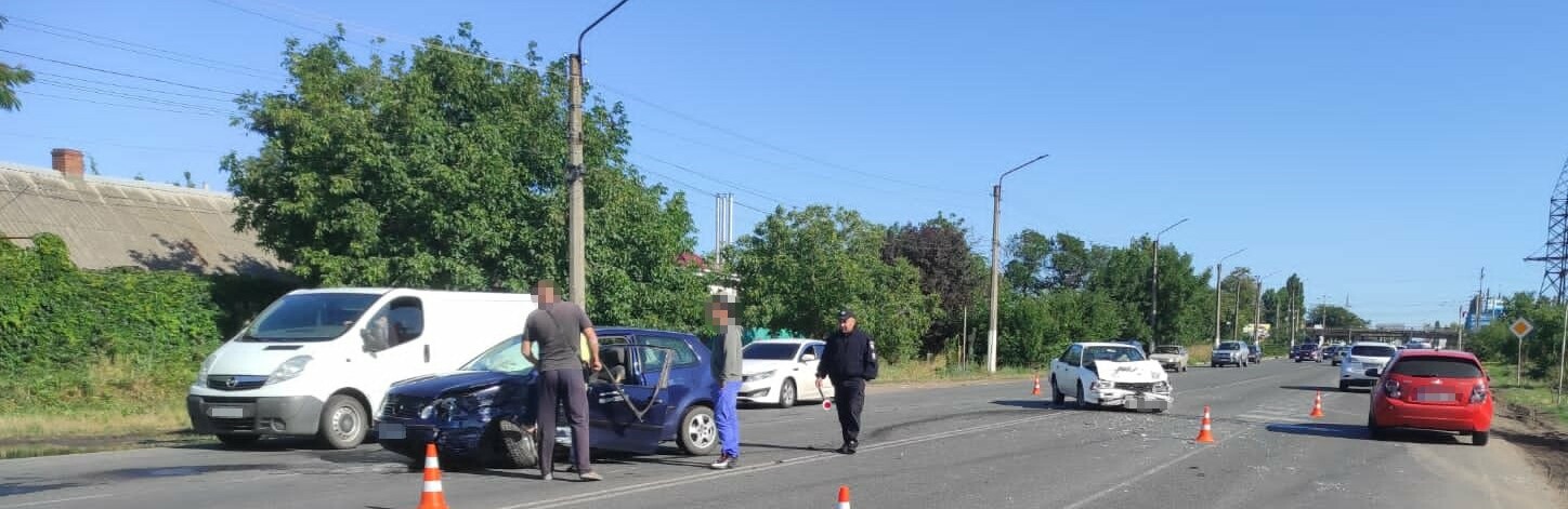 На Одещині в аварії постраждали водії двох автомобілів 