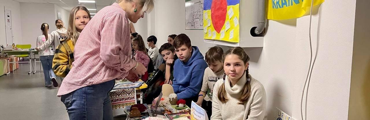 В Одесі у «Пункті незламності» відбувся благодійний ярмарок «Тепла хвиля» на підтримку ЗСУ, - ФОТО 