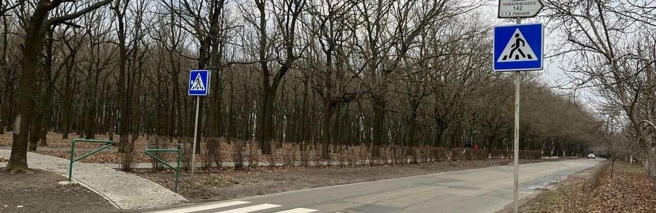Комунальники нанесли дорожню розмітку на чотирьох пішохідних переходах у Київському районі Одеси, - ФОТО 