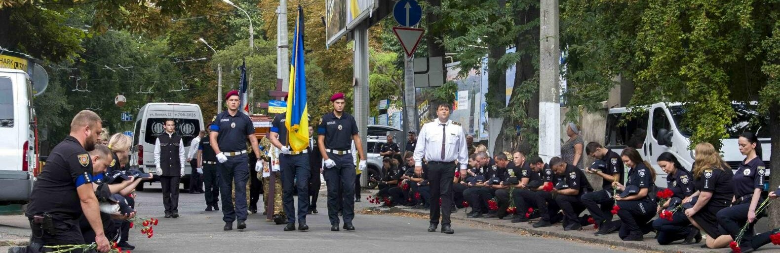 Одеса попрощалася з поліцейським Сергієм Кузьміновим, який загинува на війні з російськими окупантами, - ФОТОРЕПОРТАЖ