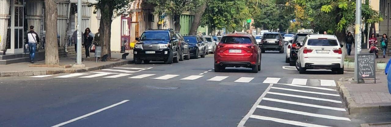 В центрі Одеси на ще одній вулиці оновили дорожню розмітку, - ФОТО 
