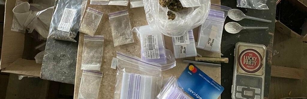 Поліцейські знайшли у жителя Одеського району психотропні речовини та наркотичні засоби