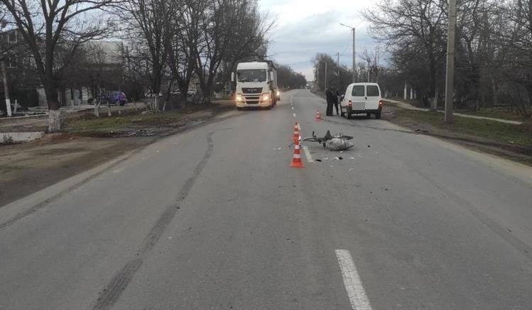 В Одеській області велосипедист пішов на лобовий таран з фурою, - ФОТО 