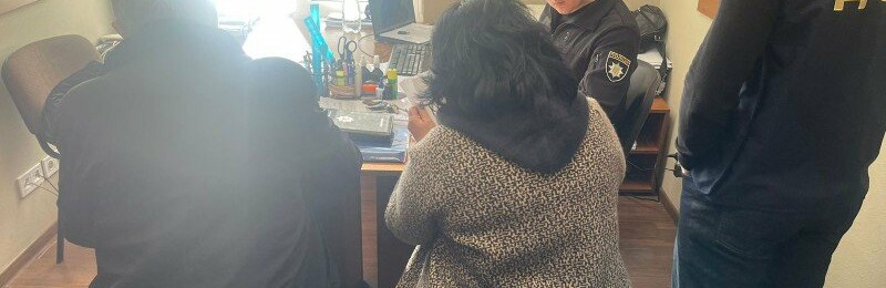 Одеську посадовицю підозрюють у привласненні 3,5 млн гривень під час реконструкції футбольного поля