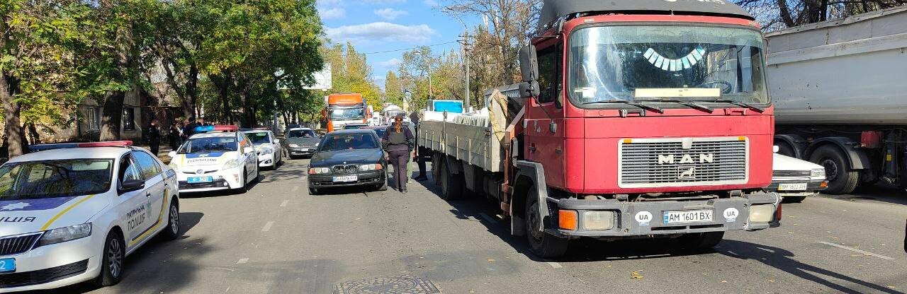 ДТП в Одесі: через аварію ускладнений проїзд у центр міста