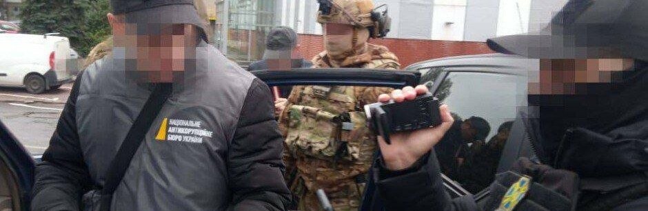 Чоловік намагався дати хабар командувачу оперативно-стратегічного угруповання військ 