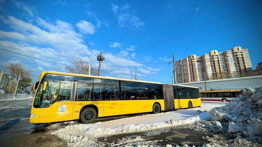 В Одесі планують навчати жінок водінню маршруток, оскільки більшість чоловіків мобілізували