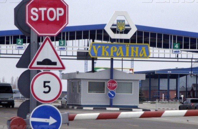 Супроводжував «клієнтів» до сусідньої країни: на Одещині затримали організатора переправлення чоловіків за кордон