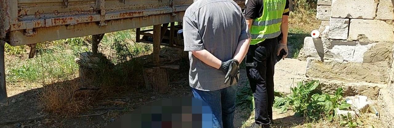 Дружили все життя: на Одещині чоловік вдарив ножем у груди односельця, той помер на місці, - ФОТО