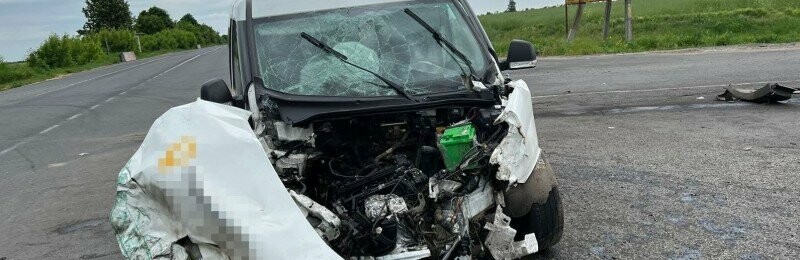 Троє людей травмувалися: на Одещині 22-річний водій вантажівки не пропустив легковик, - ФОТО 