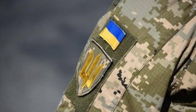 Закрився у квартирі з жінкою та дитиною: в Одесі військовий хотів скоїти самогубство