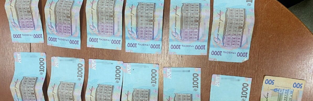 Обіцяв пришвидшити процес зняття арешту з квартири: одеського посадовця викрили на отриманні хабаря, - ФОТО