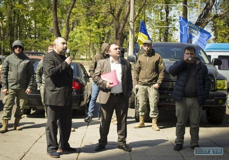СМИ: депутат Лиманского райсовета зарабатывает на продаже..., фото-2 СМИ: депутат Лиманского райсовета зарабатывает на продаже обещаний, фото-2