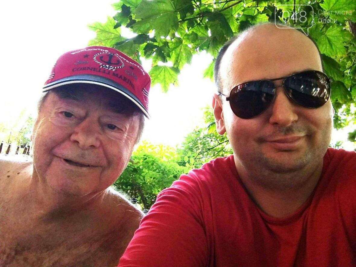 Вы в туалет тоже ходите? Одесситка на пляже озадачила коми..., фото-1 Вы в туалет тоже ходите? Одесситка на пляже озадачила комика Романа Карцева (ФОТО), фото-1