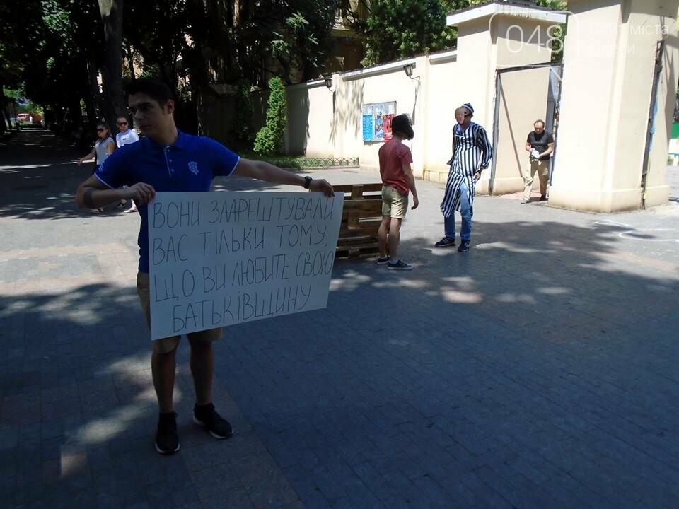 Трамп в тюремной робе и Путин в ушанке: одесситы «снимали..., фото-1 Трамп в тюремной робе и Путин в ушанке: одесситы «снимали кино», требуя освободить политзаключенных, - ФОТО , фото-1