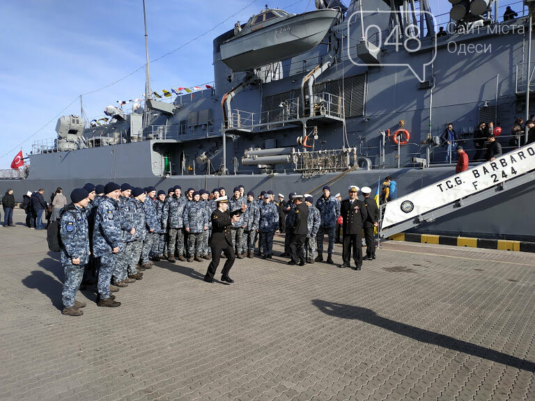 Турецкие фрегат TCG BARBAROS и штурмовой катер TCG MARTI в Одесском порту