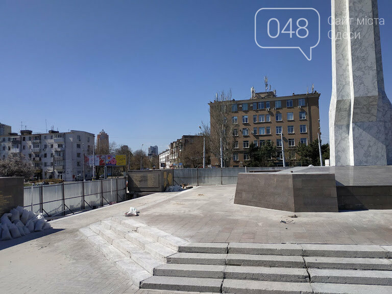 Обелиск на площади 10 апреля. Окончание реставрация