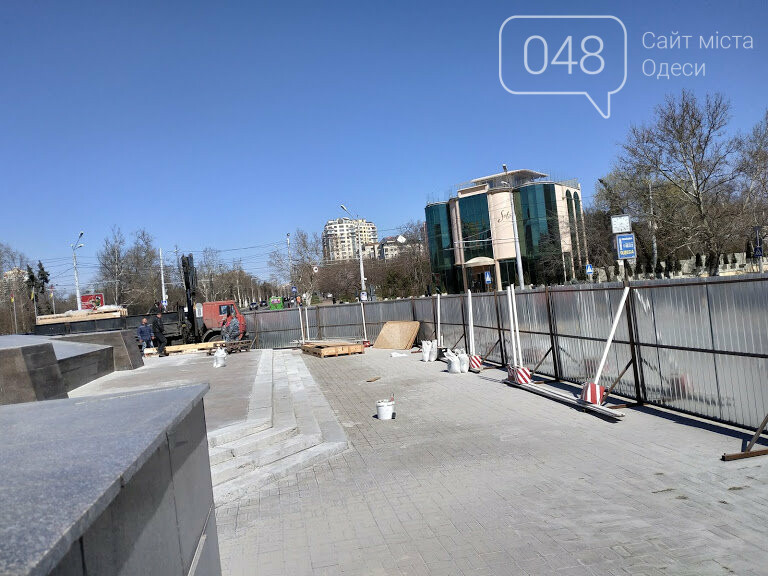 Обелиск на площади 10 апреля. Окончание реставрация