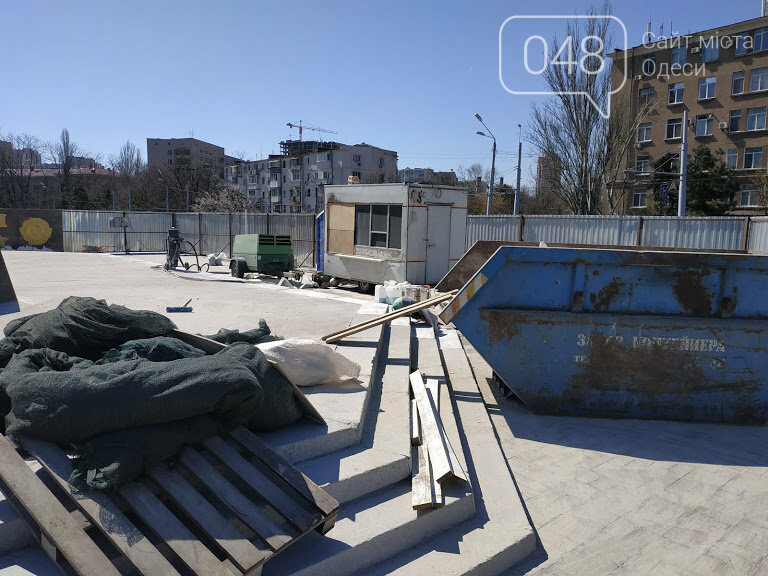 Обелиск на площади 10 апреля. Окончание реставрация