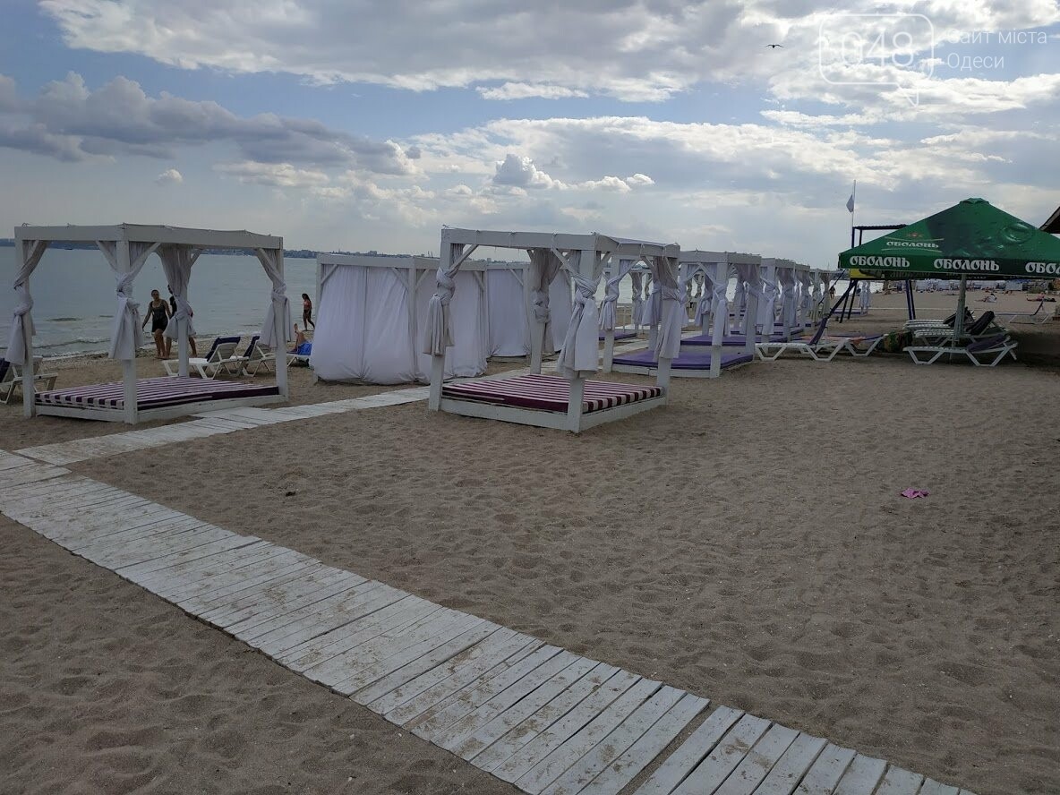 Пляжный комплекс "Пальма" в Лузановке.