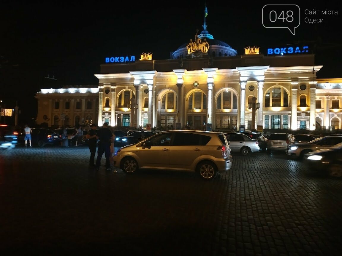 Ночное ДТП возле Одесского железнодорожного вокзала