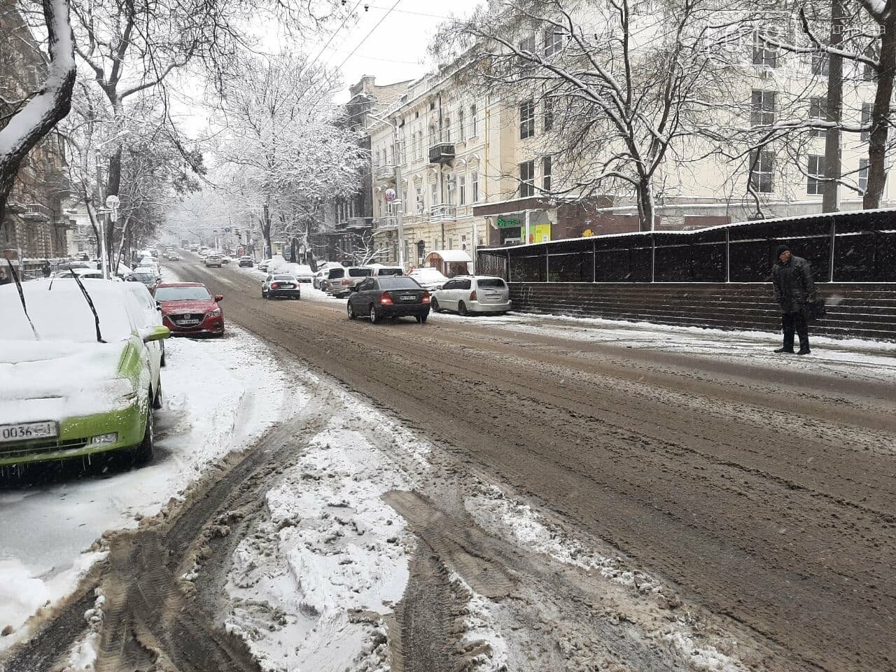 Одессу замело: ситуация на дорогах и тротуарах в городе, - ФОТО, фото-1