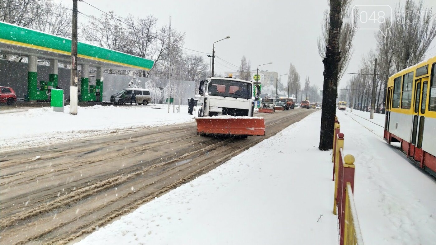 Снежная буря в Одессе: ситуация на дорогах города, - ФОТО, ОБНОВЛЕНО, фото-5, ФОТО: Александр Жирносенко.