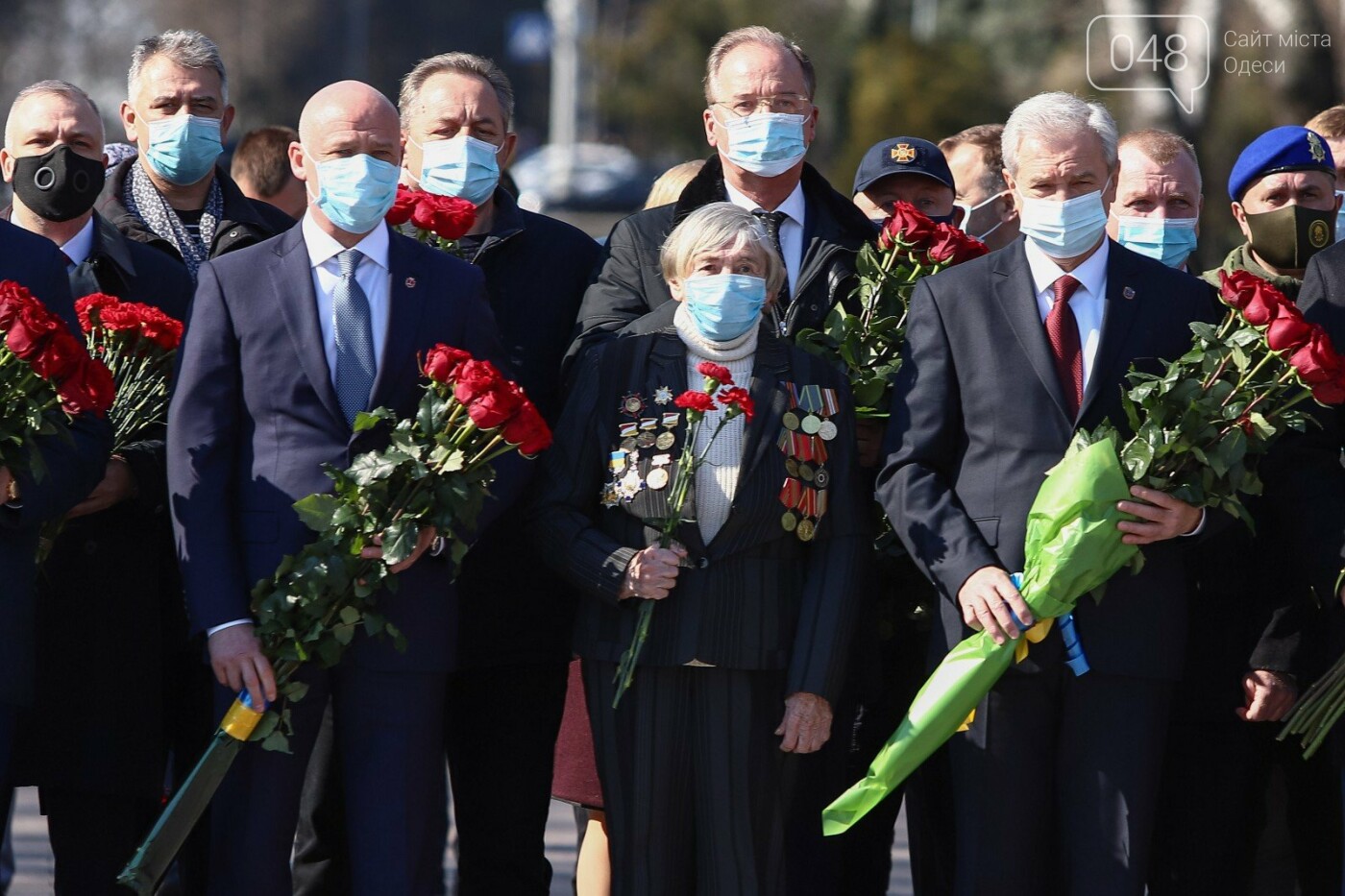 В День Освобождения Одессы возложили цветы к монументам боевой славы, - ФОТОРЕПОРТАЖ, фото-16
