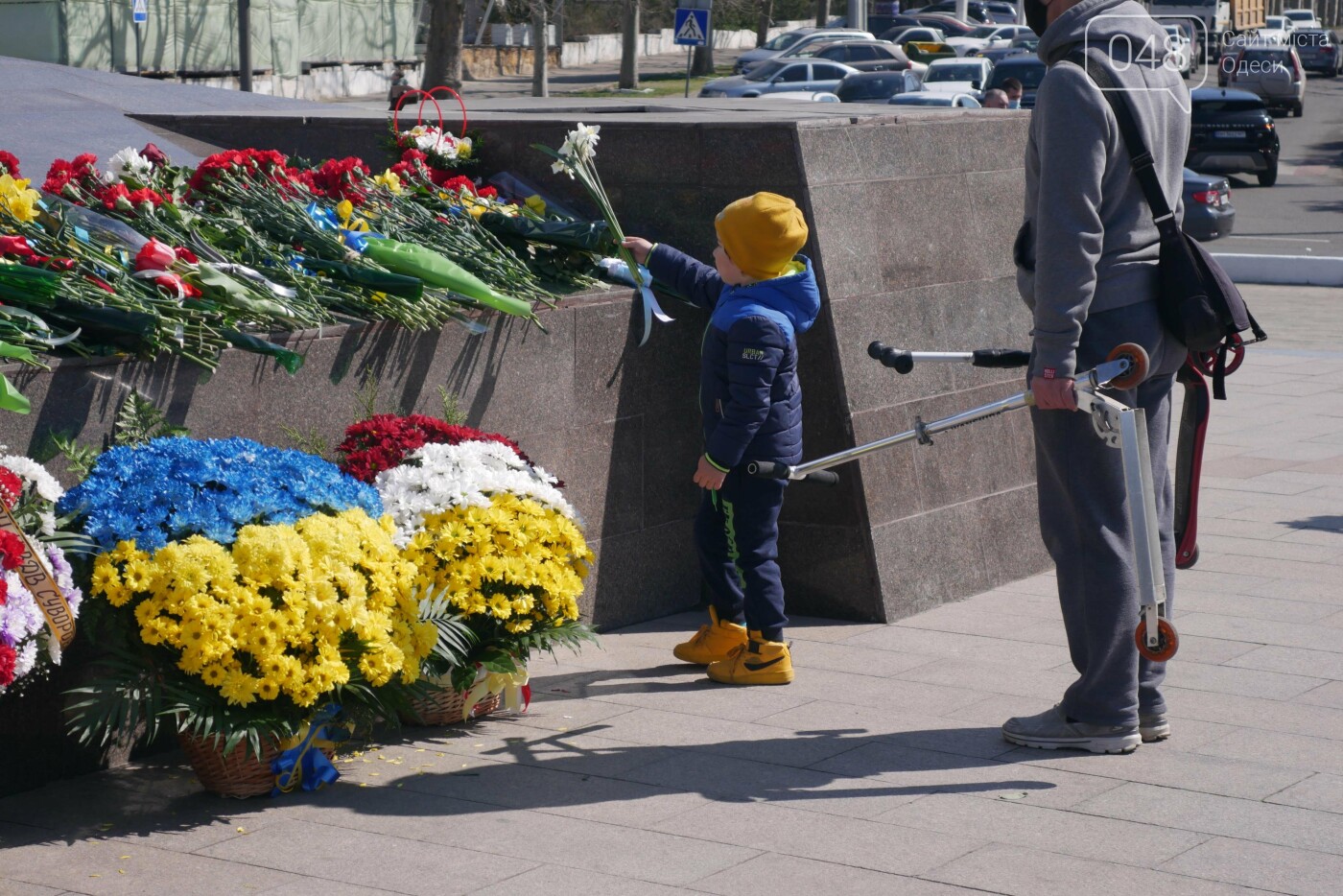 В День Освобождения Одессы возложили цветы к монументам боевой славы, - ФОТОРЕПОРТАЖ, фото-6