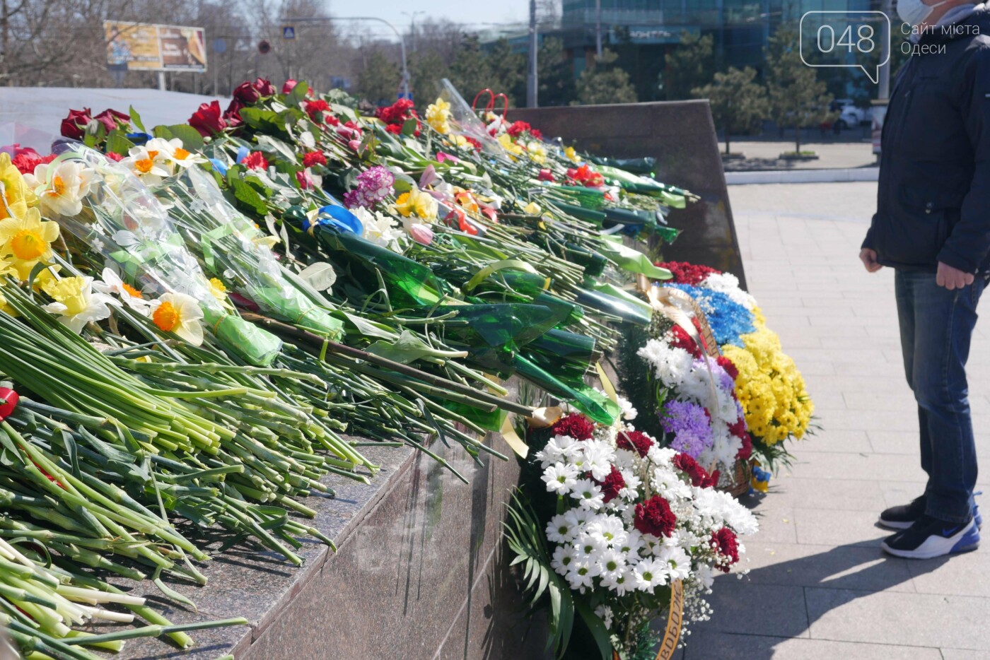 В День Освобождения Одессы возложили цветы к монументам боевой славы, - ФОТОРЕПОРТАЖ, фото-14