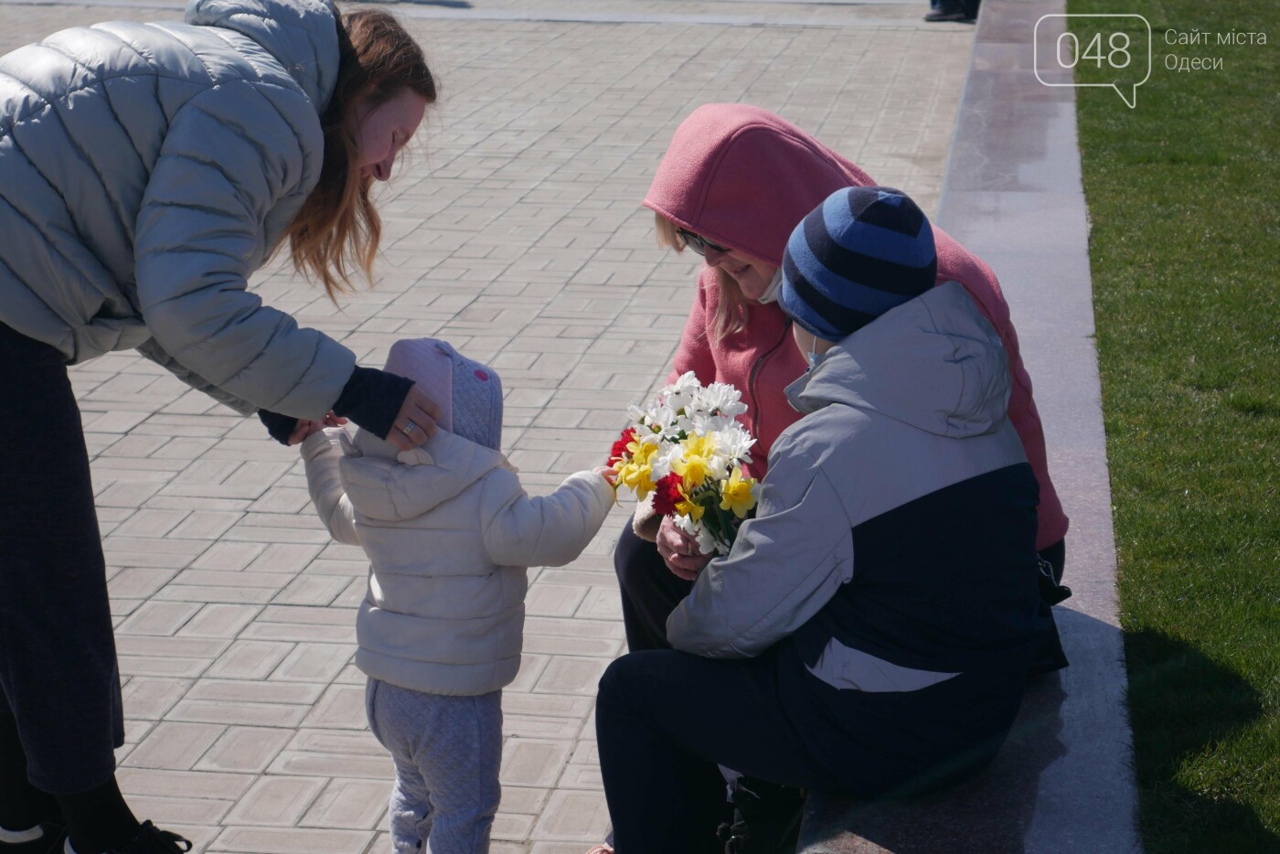 В День Освобождения Одессы возложили цветы к монументам боевой славы, - ФОТОРЕПОРТАЖ, фото-11