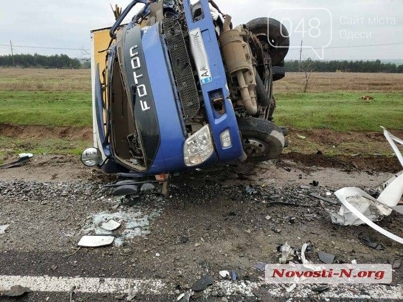 Микроавтобус, который вез в Одессу умерших от COVID-19, попал в ДТП,- ФОТО, ВИДЕО, фото-3