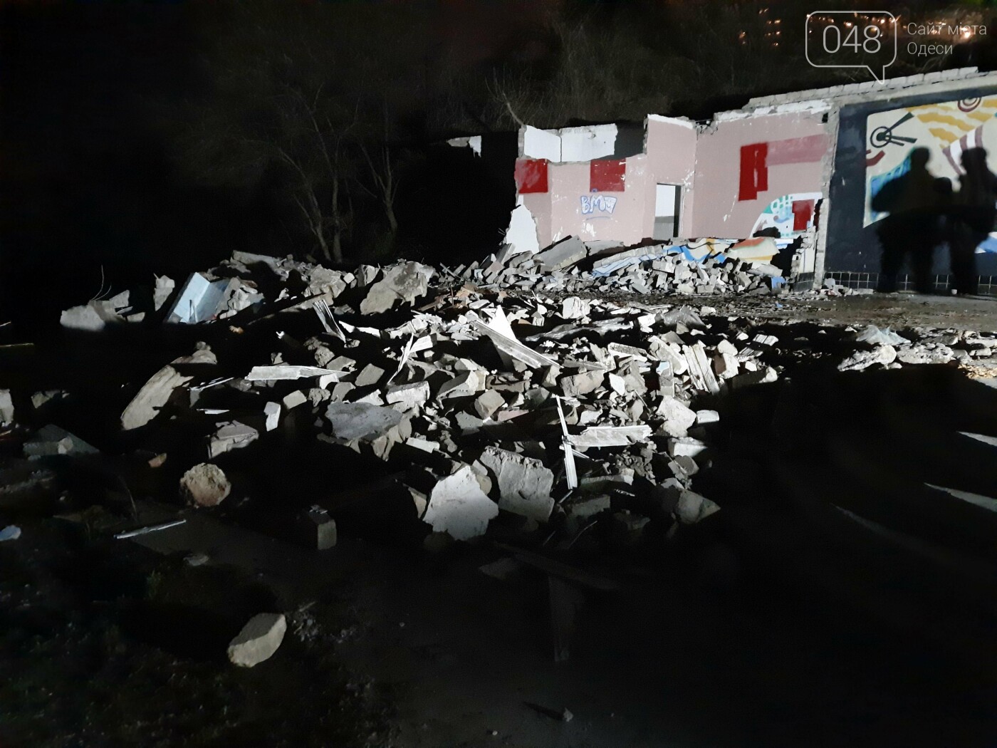 Под покровом ночи на "Чкаловский" пляж в Одессе неизвестные загнали технику, - ФОТО, ВИДЕО, СТРИМ, фото-12