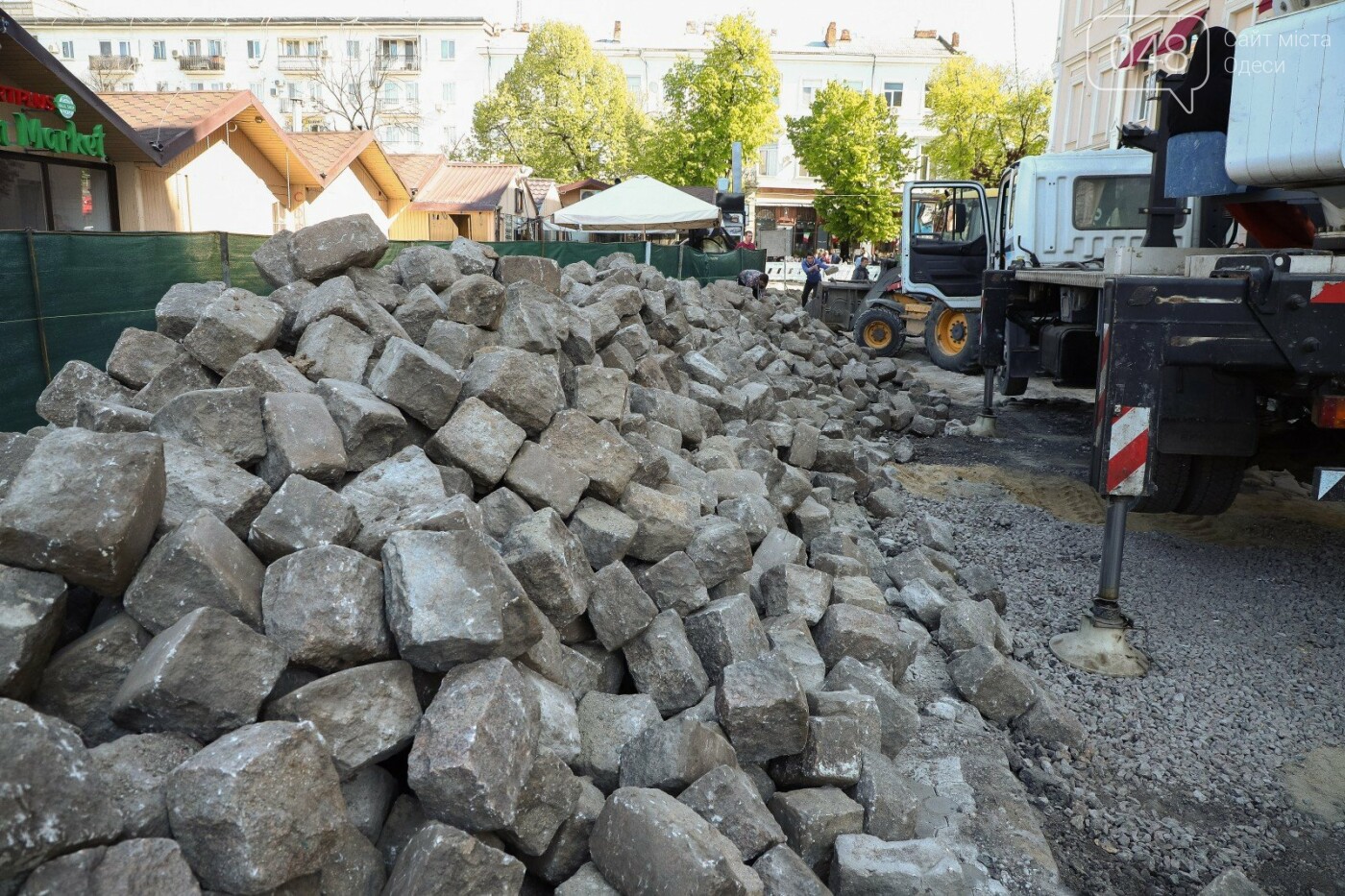 В центре Одессы под пятью слоями асфальта обнаружили старинную брусчатку, - ФОТО, фото-3